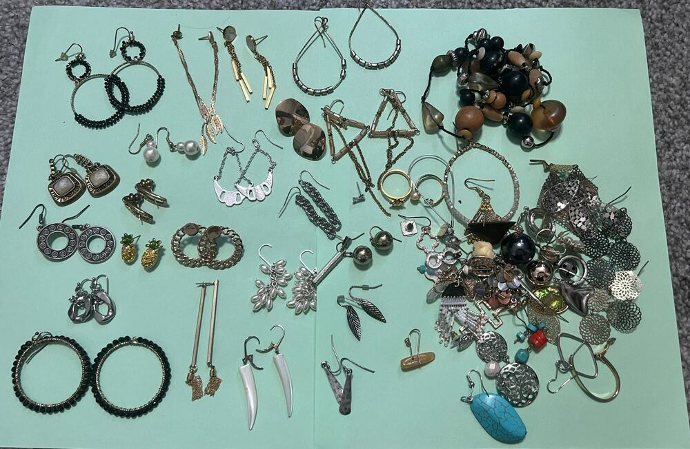 Lot of Women's New Pre Owned Jewelry Earrings Rings